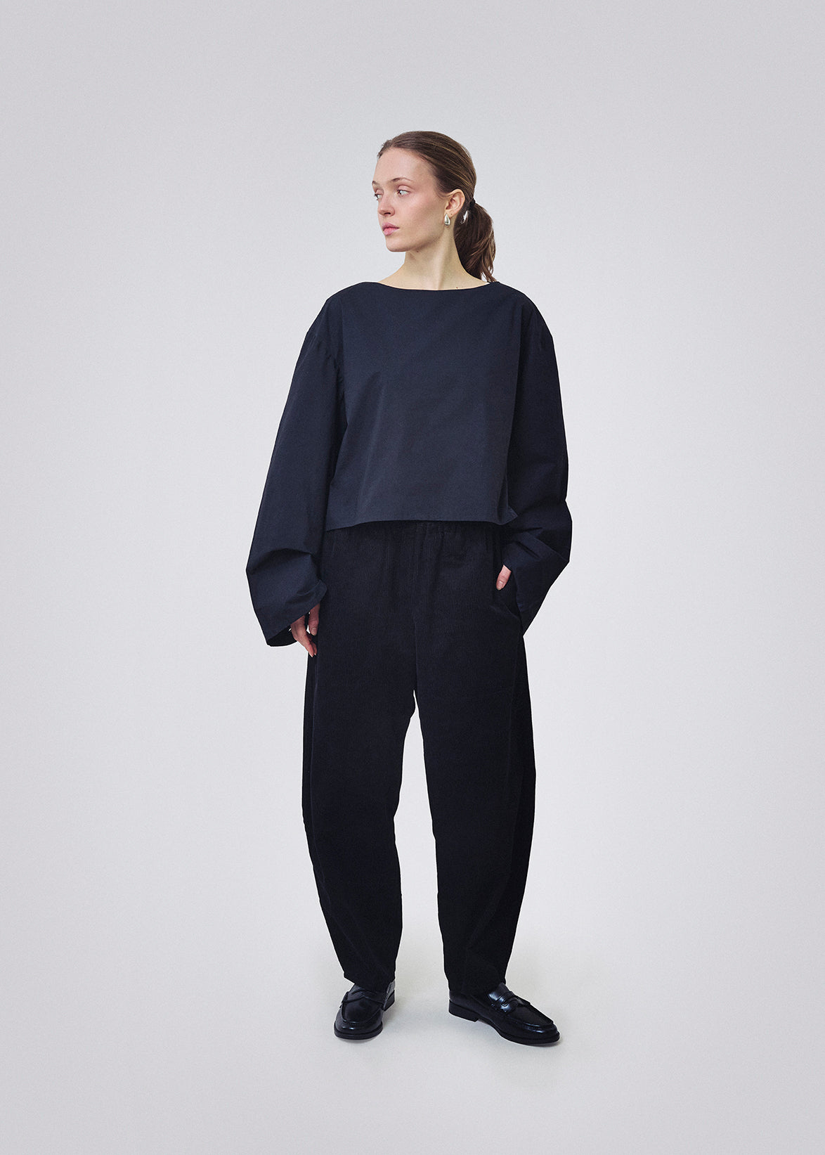 Corduroy barrel pants black